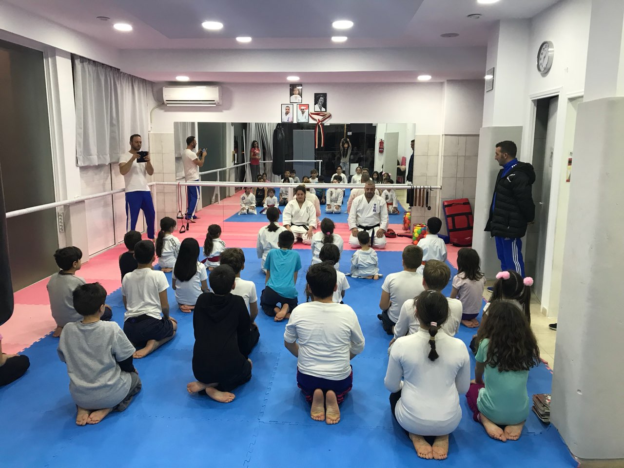 &Kappa;&omicron;&iota;&nu;ή &pi;&rho;&omicron;&pi;ό&nu;&eta;&sigma;&eta; &tau;&eta;&sigmaf; &Alpha;&kappa;&alpha;&delta;&eta;&mu;ί&alpha;&sigmaf; &Pi;&omicron;&lambda;&epsilon;&mu;&iota;&kappa;ώ&nu; &Tau;&epsilon;&chi;&nu;ώ&nu; &kappa;&alpha;&iota; &Alpha;&upsilon;&tau;&omicron;ά&mu;&upsilon;&nu;&alpha;&sigmaf;-&Alpha;&upsilon;&tau;&omicron;&pi;&rho;&omicron;&sigma;&tau;&alpha;&sigma;ί&alpha;&sigmaf; &Pi;&epsilon;&rho;&iota;&sigma;&tau;&epsilon;&rho;ί&omicron;&upsilon; &kappa;&alpha;&iota; &tau;&omicron;&upsilon; 1&omicron; &Sigma;&upsilon;&sigma;&tau;ή&mu;&alpha;&tau;&omicron;&sigmaf; &Pi;&rho;&omicron;&sigma;&kappa;ό&pi;&omega;&nu; &Pi;&epsilon;&rho;&iota;&sigma;&tau;&epsilon;&rho;ί&omicron;&upsilon;, &pi;&rho;&alpha;&gamma;&mu;&alpha;&tau;&omicron;&pi;&omicron;&iota;ή&theta;&eta;&kappa;&epsilon;, ό&pi;&omicron;&upsilon; &pi;&alpha;&iota;&delta;&iota;ά &eta;&lambda;&iota;&kappa;ί&alpha;&sigmaf; 7-11 &kappa;&alpha;&iota; 11-15 &chi;&rho;&omicron;&nu;ώ&nu; &sigma;&upsilon;&mu;&pi;&rho;&omicron;&pi;&omicron;&nu;ή&theta;&eta;&kappa;&alpha;&nu; &kappa;&alpha;&iota; &mu;&upsilon;ή&theta;&eta;&kappa;&alpha;&nu; &sigma;&tau;&omicron;&nu; &chi;ώ&rho;&omicron; &tau;&omega;&nu; &pi;&omicron;&lambda;&epsilon;&mu;&iota;&kappa;ώ&nu; &tau;&epsilon;&chi;&nu;ώ&nu;
