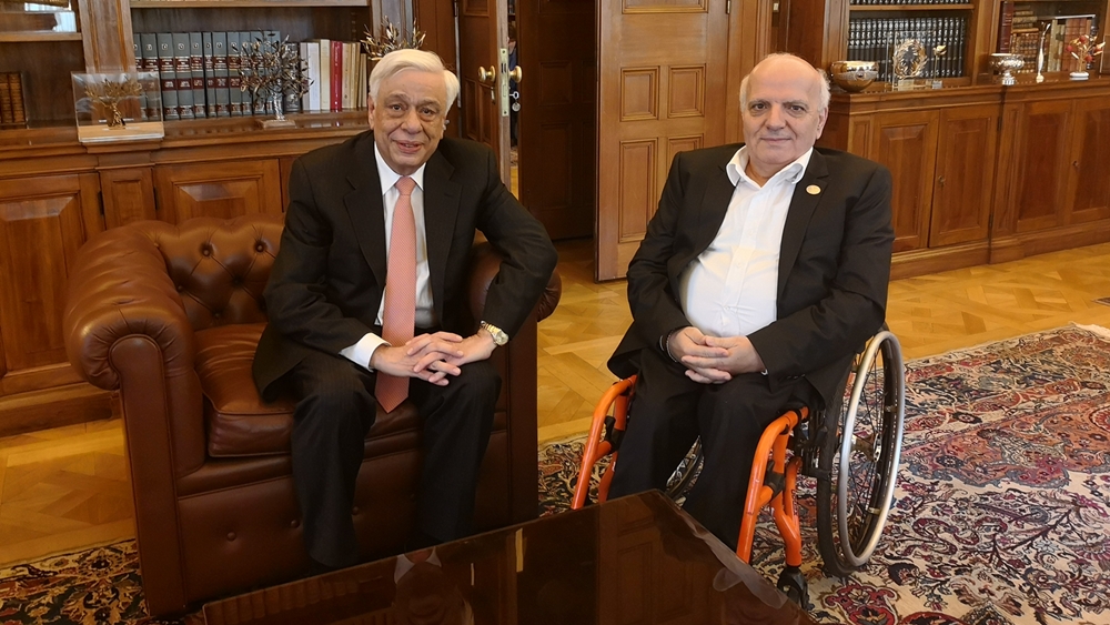 &Sigma;&upsilon;&nu;ά&nu;&tau;&eta;&sigma;&eta; &tau;&omicron;&upsilon; &Pi;.&tau;.&Delta;. &kappa;. &Pi;&rho;&omicron;&kappa;ό&pi;&iota;&omicron;&upsilon; &Pi;&alpha;&upsilon;&lambda;ό&pi;&omicron;&upsilon;&lambda;&omicron;&upsilon; &mu;&epsilon; &tau;&omicron;&nu; &pi;&rho;ό&epsilon;&delta;&rho;&omicron; &tau;&eta;&sigmaf; &Epsilon;&Pi;&Epsilon;, &Gamma;&iota;ώ&rho;&gamma;&omicron; &Phi;&omicron;&upsilon;&nu;&tau;&omicron;&upsilon;&lambda;ά&kappa;&eta;