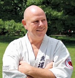 &Omicron; shihan Dave Jonkers &tau;&omicron;&nu; &Sigma;&epsilon;&pi;&tau;έ&mu;&beta;&rho;&iota;&omicron; &sigma;&tau;&omicron;&nu; &Alpha;.&Sigma;. &Pi;ά&nu;&theta;&eta;&rho;&epsilon;&sigmaf;